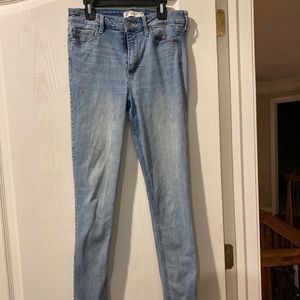 Abercrombie & Fitch Light Wash Skinny Jeans